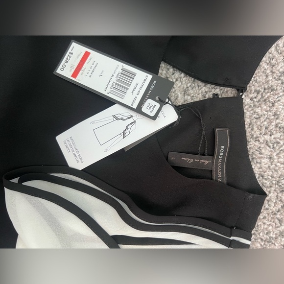 NWT BCBGMAXAZRIA NORAH  B/W COLD SHOULDER RUFFLE SLEEVES SHIFT DRESS SIZE L $228 - Picture 8 of 9